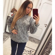 Женский теплый вязанный свитер свободного кроя Женский теплый вязанный свитер свободного кроя