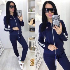 Женский спортивный костюм с лампасами Батал Женский спортивный костюм с лампасами Батал