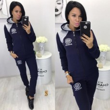 Теплый спортивный костюм с начесом 