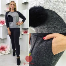 Костюм с меховым помпоном бат Костюм с меховым помпоном бат