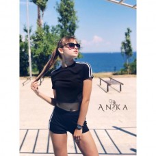 Спортивный костюм футболка топ и шорты Спортивный костюм футболка топ и шорты