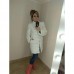 Белая шуба из искусственного меха под шиншиллу воротник стойка Белая шуба из искусственного меха под шиншиллу воротник стойка