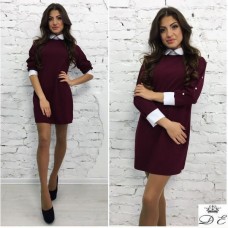 Платье с белым воротником и манжетами 
